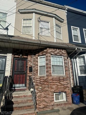 66 4Th St, Newark, NJ 07107