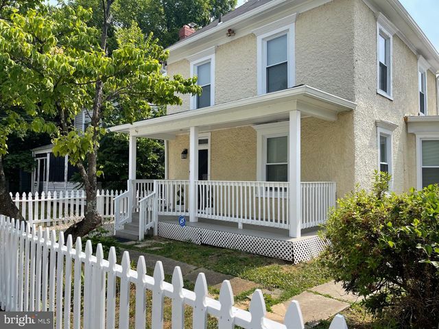 3803 37th St, Mount Rainier, MD 20712