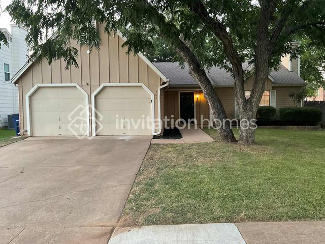 503 Thorn Wood Dr, Euless, TX 76039
