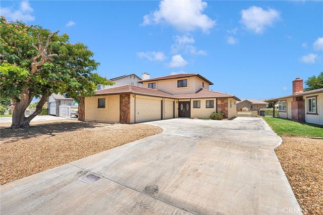 18420 Niagara Dr, Victorville, CA 92395
