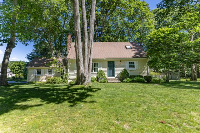 2 Sweet Fern Road, Cape Elizabeth, ME 04107