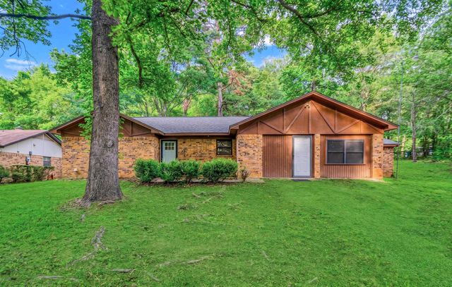 204 Cedarcrest Dr, Marshall, TX 75672