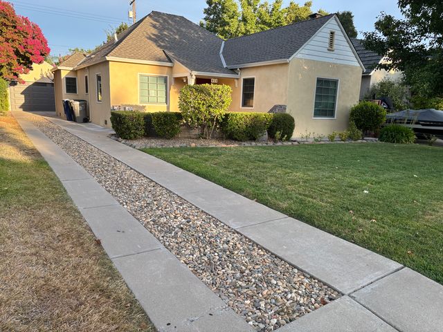 621 50th St, Sacramento, CA 95819