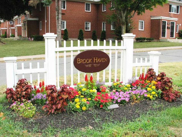 424 Middle Tpke W #8f755e2b3, Manchester, CT 06040
