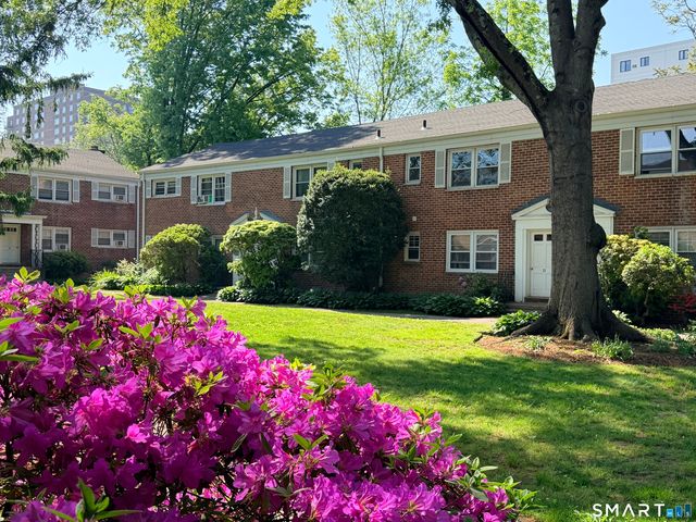20 North St #11-2, Stamford, CT 06902