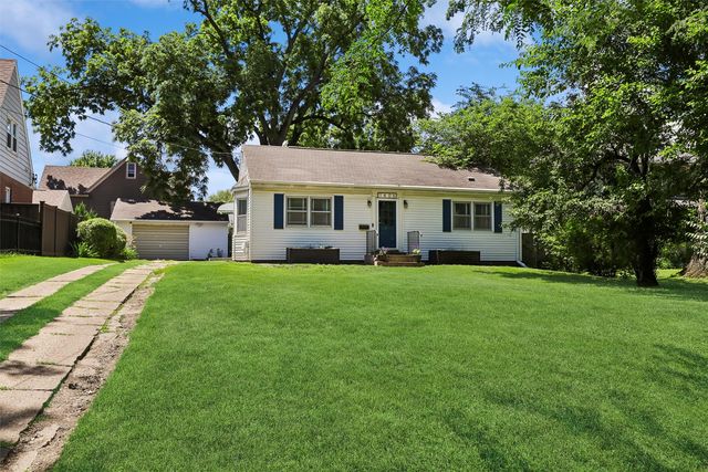 1406 41st St, Des Moines, IA 50311