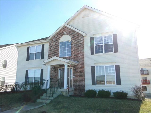 712 Harbor Woods Dr #D, Fairview Heights, IL 62208