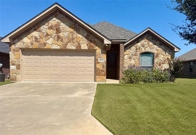 3211 Main St, Granbury, TX 76049