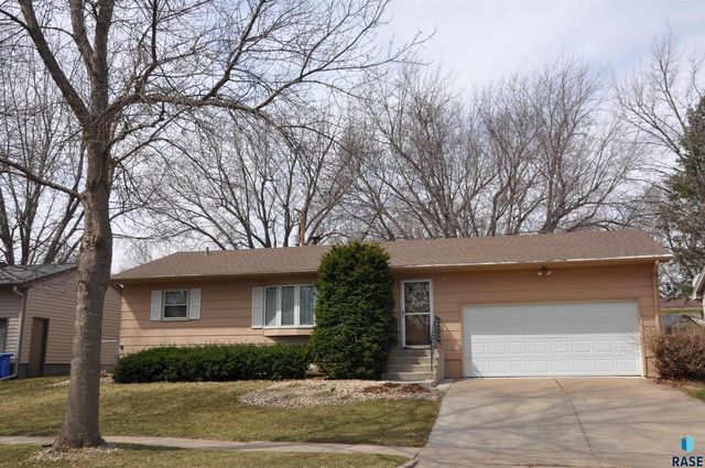 609 S  Stephen Ave, Sioux Falls, SD 57103