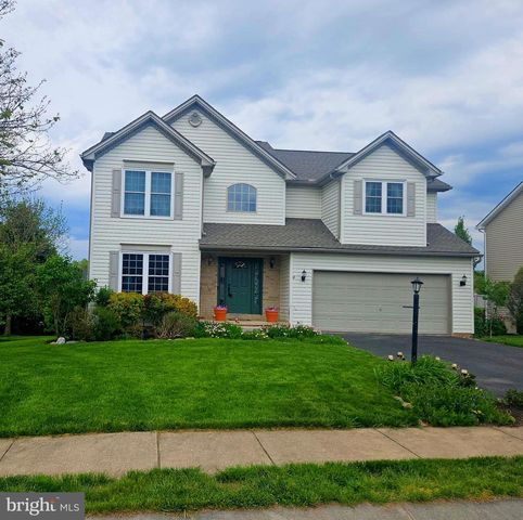 1451 Wheatfield Dr, York, PA 17408