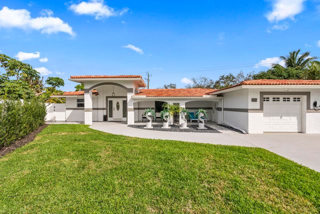 4990 NW 2nd Ct, Boca Raton, FL 33431
