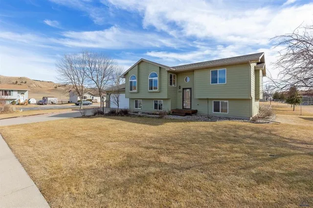 8513 Stables Dr, Piedmont, SD 57769