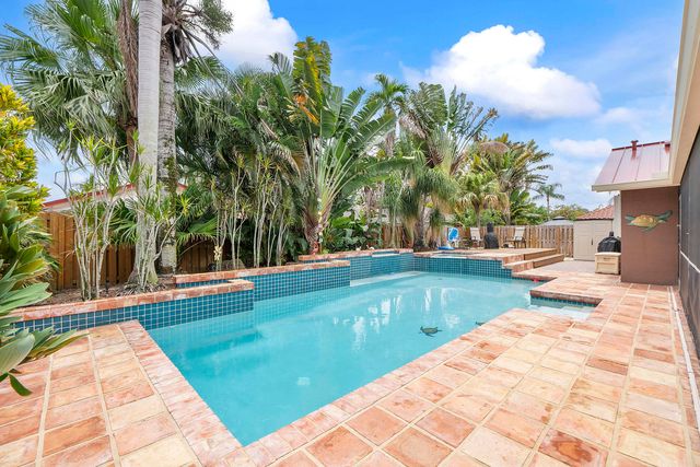 10662 NW 7th Place, Coral Springs, FL 33071