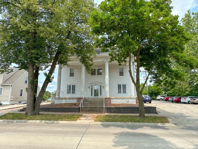 2717 West St #839d3d39e, Ames, IA 50014