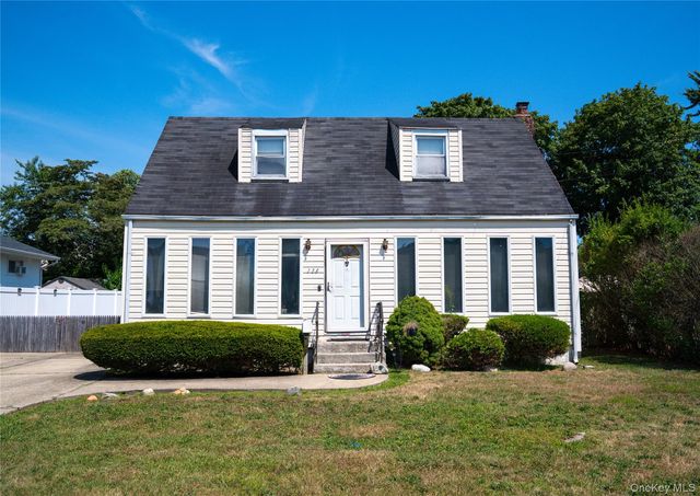139 West 21 Street, Deer Park, NY 11729