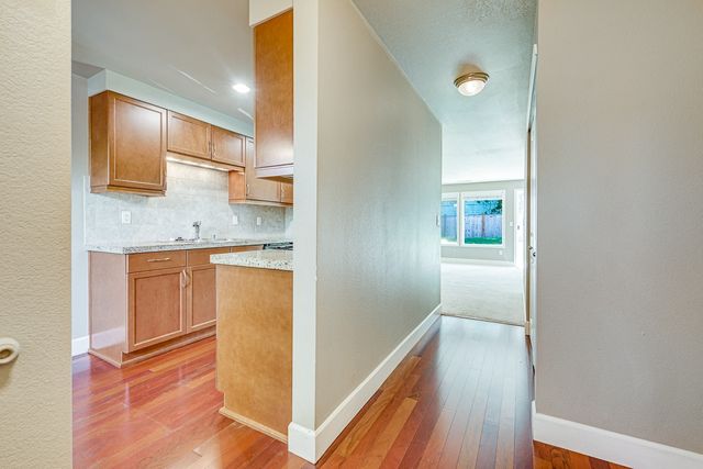 5702 N  33rd St #18A, Tacoma, WA 98407