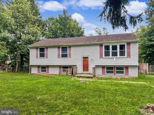 410 Skyline Dr, Blakeslee, PA 18610