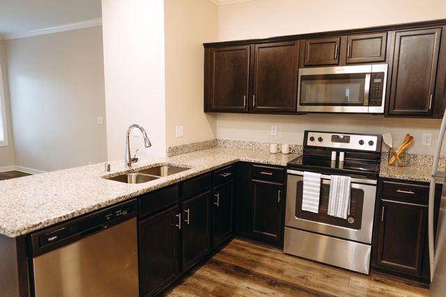 546 Plano Rd #D21, Bowling Green, KY 42104