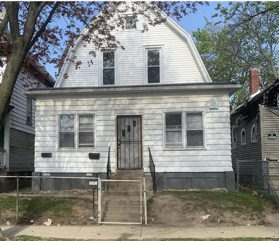 3327 North 13th STREET, Milwaukee, WI 53206