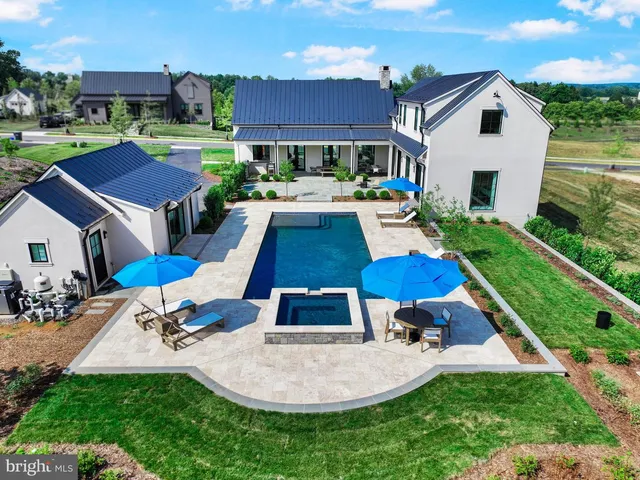 601 Martingale Ridge Dr, Middleburg, VA 20117
