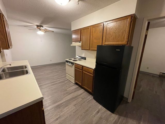 2 S  3rd St #202, Grand Forks, ND 58201