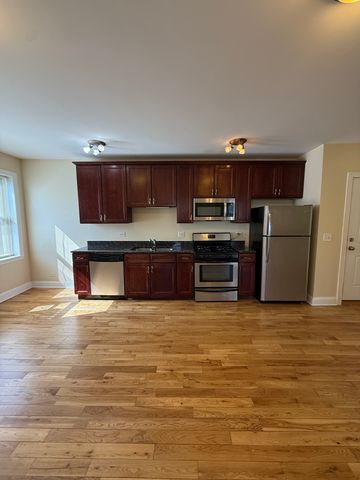 4542 W  George St #2F, Chicago, IL 60641