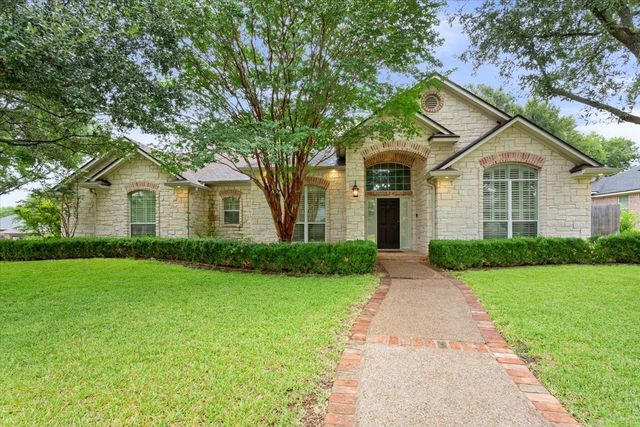 501 Sienna Bend Trl, Mc Gregor, TX 76657