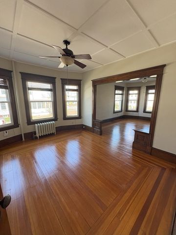 356 Springfield St #1, Chicopee, MA 01013