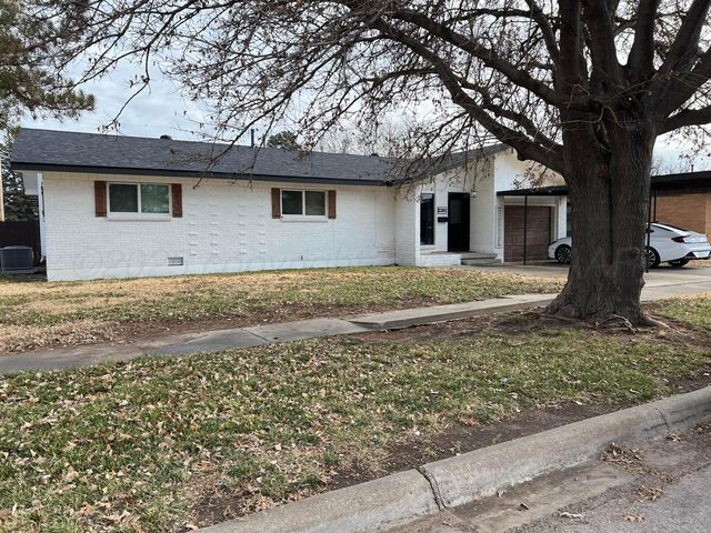 2201 S  Harvard St, Perryton, TX 79070