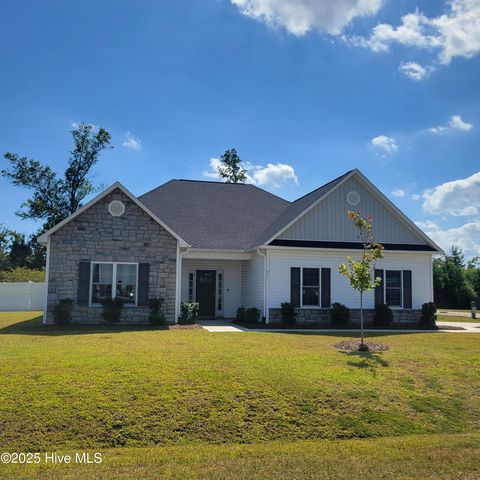 211 W Broughton Lane, Rocky Point, NC 28457