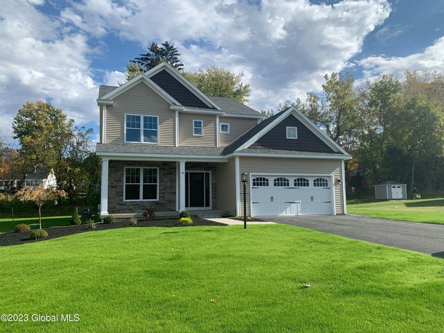 7 Wyatt's Way, Clifton Park, NY 12065