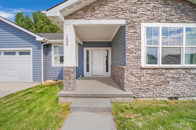 1490 Mountain View Dr, Gooding, ID 83330