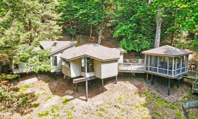 10304 Lost Valley Rd #12, Montague, MI 49437