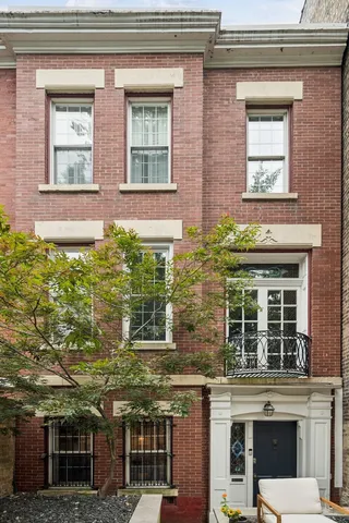 1928 N  Bissell St, Chicago, IL 60614