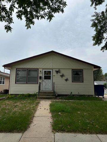 403 W  13th Ave, Mitchell, SD 57301
