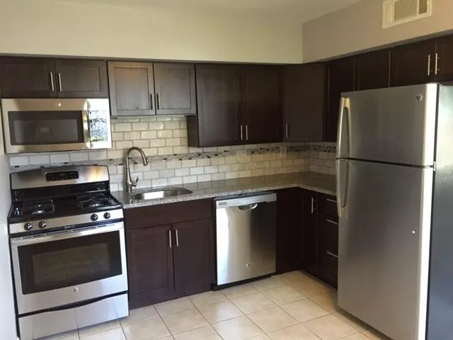 514 Mariedale Dr, Saint Louis, MO 63122