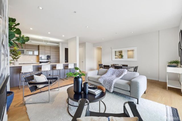 3590 20th St #304, San Francisco, CA 94110