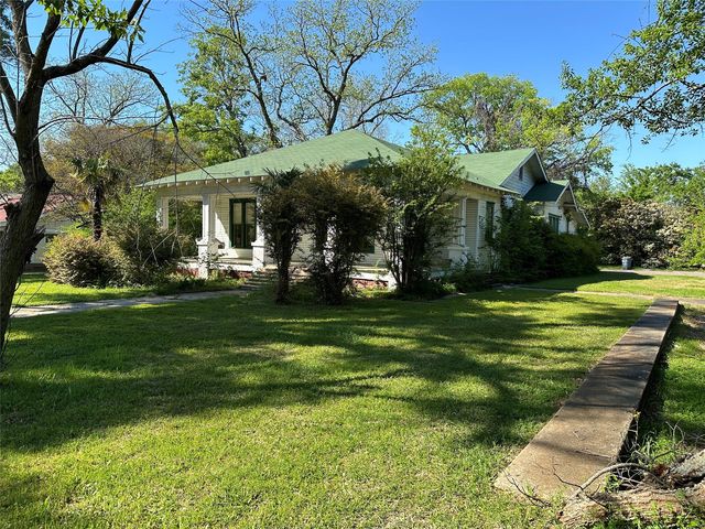 305 Quitman St, Pittsburg, TX 75686