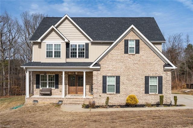 5008 Tamarack Dr, Greensboro, NC 27407