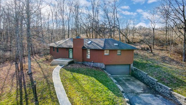 6756 Howe Rd, Middletown, OH 45042