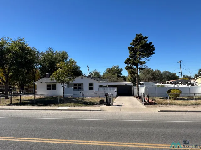 814 N  Atkinson Ave, Roswell, NM 88201
