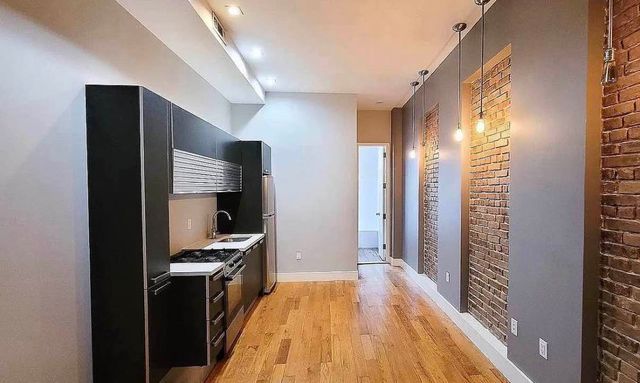 321 Putnam Ave #3R, Brooklyn, NY 11216