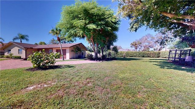 27514 Playa Del Rey LN, Bonita Springs, FL 34135