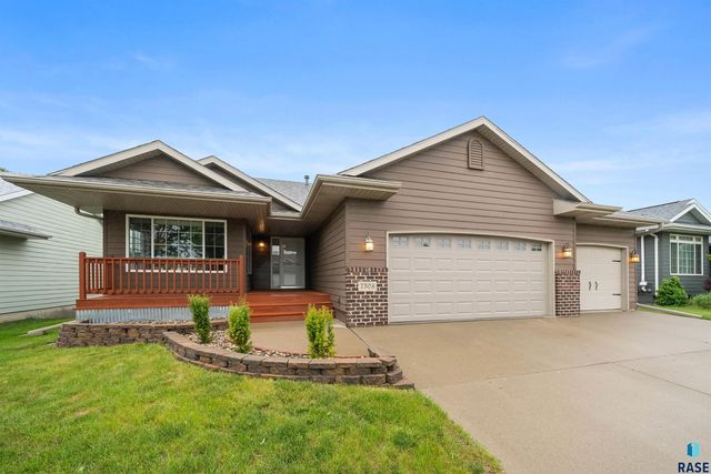 7308 W  53rd St, Sioux Falls, SD 57106
