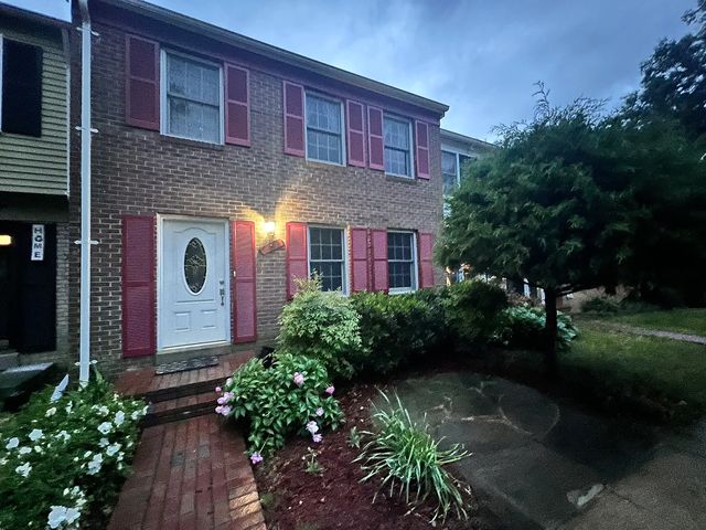 8473 Kitchener Dr, Springfield, VA 22153