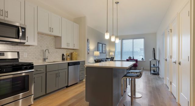 19 E  19th St #318, Bayonne, NJ 07002