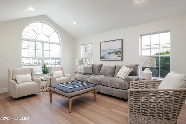 2425 Woodbine Lane, Toms River, NJ 08755