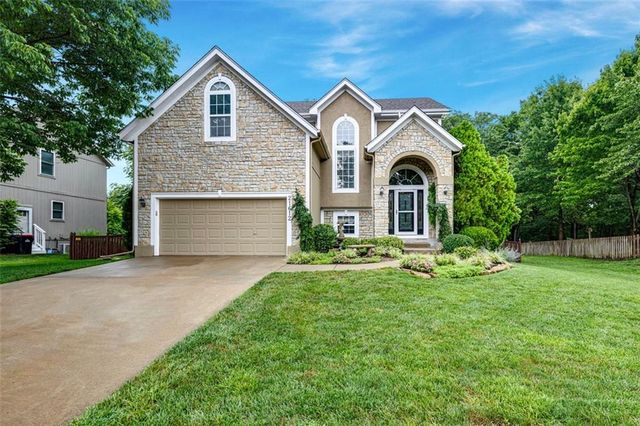 21612 W  61st St, Shawnee, KS 66218