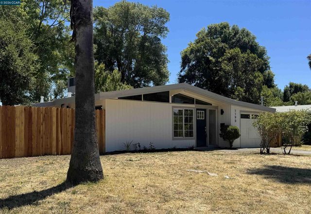 1190 1st St, Fairfield, CA 94533
