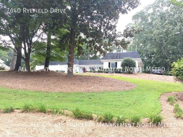 7640 Ryefield Dr, Sandy Springs, GA 30350